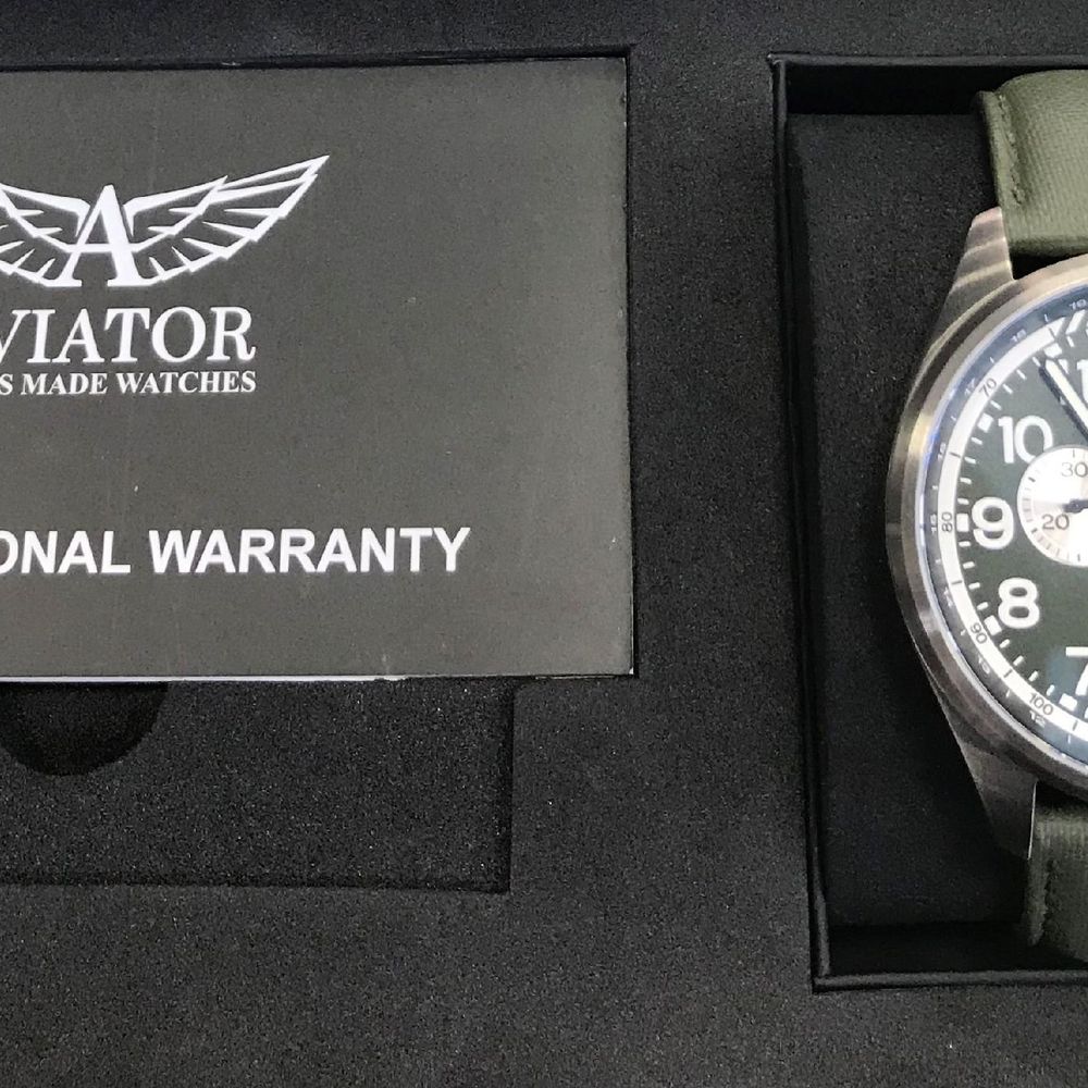 aviator avw7770g58