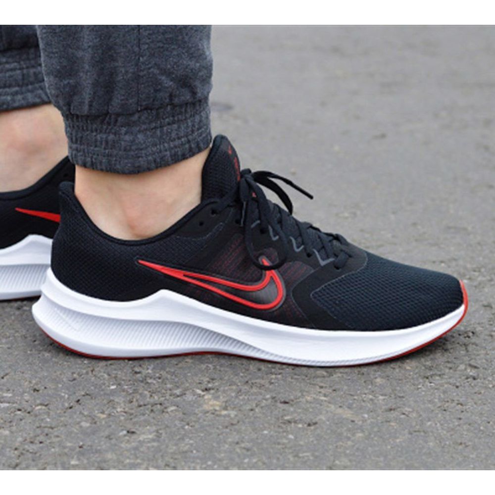 nike downshifter 11 black and red