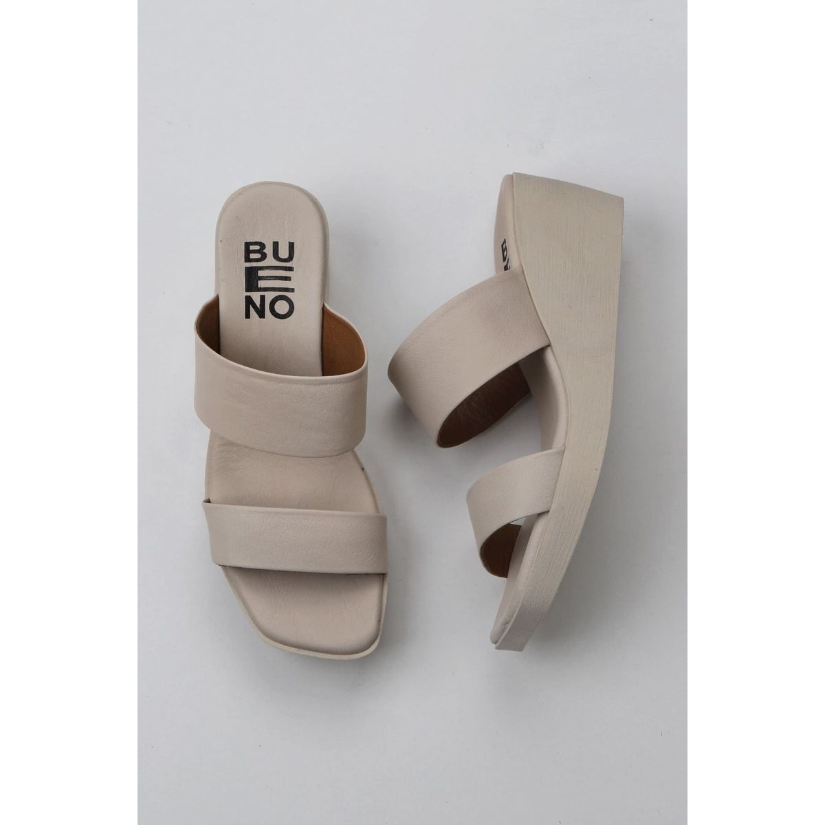 Bueno Shoes 01WY2409 Krem Deri Kadın Dolgu Topuklu Terlik