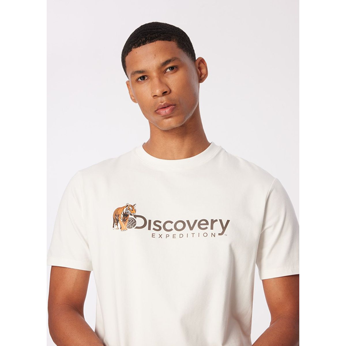 【DISCOVERY EXPEDITION】 Main Crew Outdoor T-Shirt‐WHITE Men's Collection | Tag | Discovery-Expedition