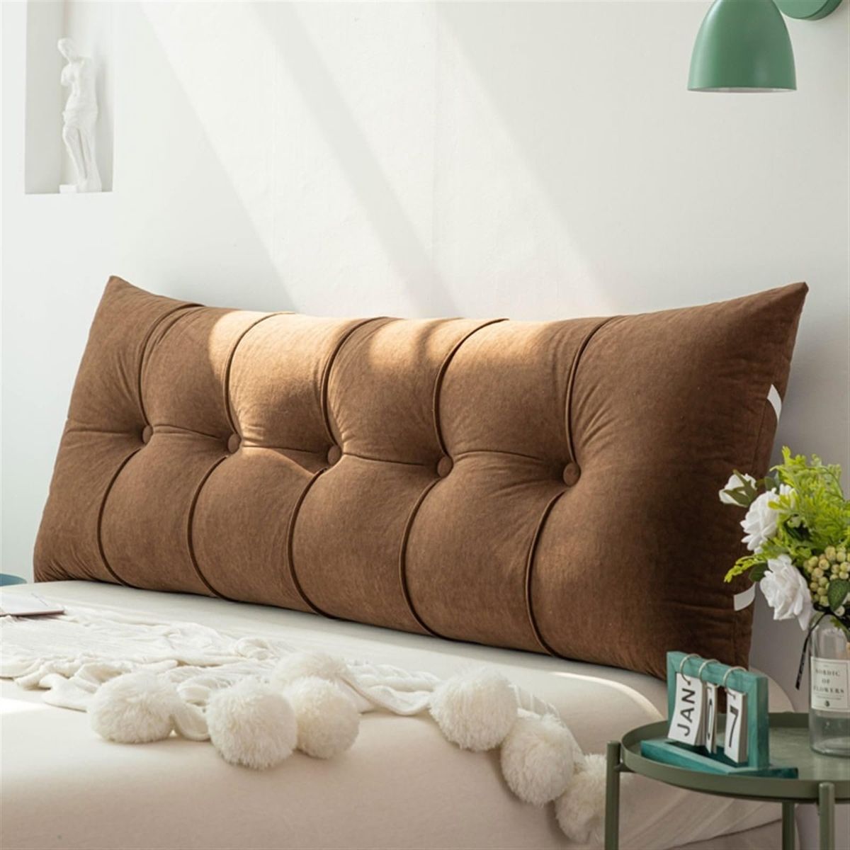 Daybed on sale tufted cushion