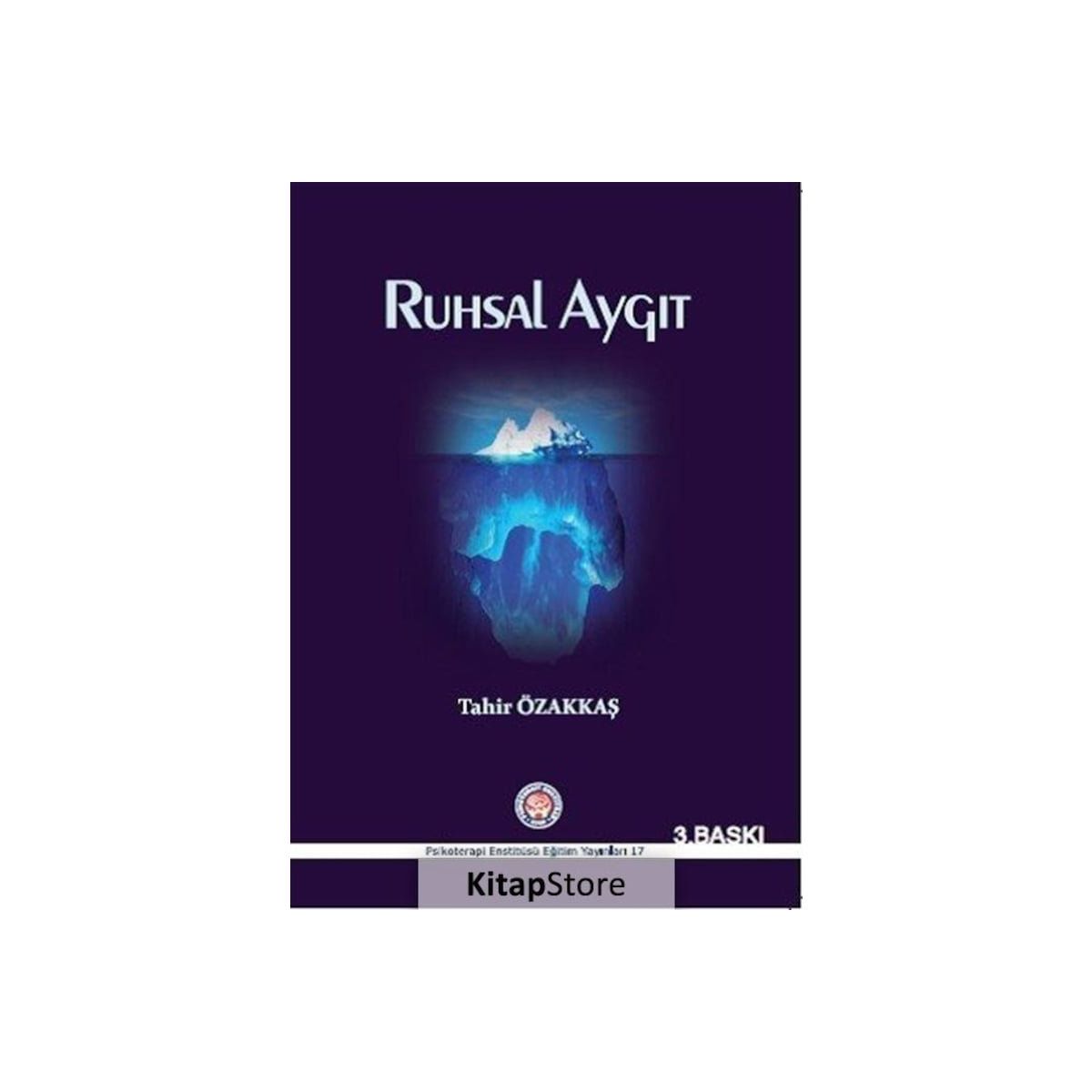 Rus ayol oz mushuki bilan tolagan.