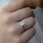 0.06 ct Lazerli Pırlanta Badem Tırnak Tektaş Yüzük