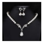 05Taşlı Inci Takı Seti Kolye, Küpe,Bileklik Ahşap Kutu Içerisinde