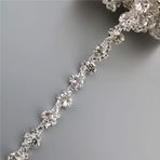1 metre Rhinestone kristal zincir 1.2CM genişlik Bling Diamante dantel Trim şerit mücevher ışıltı gelin elbise kolye balo akşam elmas aplike gösterisi aksesuarları kanat kemer şapkalar zanaat DIY