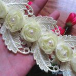 1 Yard 3D Şifon Gül Çiçek İnci Boncuklu Yapraklar Dantel Kenar Süsleme Kurdele 7,5 cm Genişlik Vintage Stil Sarı Kenar Süslemeler Kumaş İşlemeli Aplike Dikiş El İşi Düğün Gelin Elbisesi Süsleme