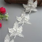 1 Yard Kirpik Akçaağaç Yaprağı Şekilli Çiçek İnci Dantel Kenar Süsleme Kurdele 7,5 x 8,5 cm Genişlik Beyaz Kenar Süslemeleri Kumaş İşlemeli Aplike Dikiş El İşi Düğün Gelin Elbisesi Kendin Yap Parti Giysileri Nakış