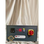 10 Kva Bakır Sargılı Mikroişlemcili Voltaj Regülatörü 130-265-220VOLT - 55*35*43