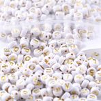 1000 adet beyaz karışık yuvarlak akrilik alfabe boncuk 4x7mm altın harf A-Z boncuk takı yapımı için DIY bilezik kolye anahtar zincirleri