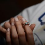 14k Altın Renkli Baget Taşlı Yüzük