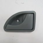 1998-2003 Renault Kangoo Ön Kapı İç Açma Kolu Sağ Gri Pütürlü (tw) (adet) (oem No:8200259377)