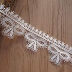 3 Metre Fiyonk Çiçek Kirpik Dantel Kenar Süsleme Kurdele 4,8 cm Genişlik Vintage Stil Beyaz Kenar İnce Süsleme İşlemeli Venedik Kumaş Kenar Dikiş El İşi Düğün Gelin Elbisesi Kendin Yap Kart Yapımı Pasta Parti