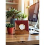39 Art Studio Classic Ceviz & Epoksi Masa Saati – Altın Kaplama Quartz Mekanizma – El Yapımı Tasarım (15X15 cm ) - Kırmızı - Sedef