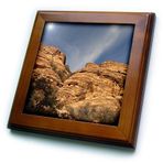 3dRose ft_48011_1 A White Cloud teilt diesen Chunk of Red Rock at Red Rock Canyon in Nevada, USA gerahmte Fliesen, 20,3 x 20,3 cm