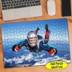 5921 Paraşütle Uçaktan Atlayan Genç 240 Parça Puzzle Yapboz