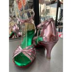 7 Bantlı Yeni Model Salsa Baçata Latin Dansları 6 cm Kadeh Topuklu Dans ve Salon Ayakkabısı Pembe - Metalik Pembe