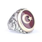 925 Ayar Gümüş Ve Bronz Oval Kırmızı Mineli Ay Yıldız Desenli Erkek Yüzük