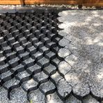Açık Çakıl Sabitleyici Izgara 2 "/5 cm Uzun Geri Çekilebilir HDPE Geogrid Zemin Izgarası Veranda Parke Yolları için Yol Geçidi Arka Bahçe Subgrade WxL Boyutu 3X8m/9.8X26.0.6 m