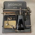 Aeg Mignon Antika Daktilo - Koleksiyonluk Metal Kasali Daktilo No4