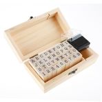 AHQiZFX 36 Adet Harf Numarası Pulları, Küçük Ahşap Kauçuk Pullar Vintage Alfabe Harf Numarası Seti El İşi Mürekkep Damgası Damga Mühür Seti, Koleksiyon Defteri için Saklama Kutulu Zarf Kart Yapımı 0,2
