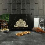 Ahşap Kutulu Aslan Desenli Isme Özel Rakı & Taşlı Viski Kadehi Seti - Siyah