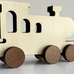Ahşap, Mıknatıslı ve Döner Tekerli Birbirine Neodyum Mıknatısla Yapışan Özel Üretim İsim Yazılabilir Harf Tren İlk Vagon