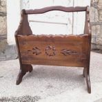 Ahşap Oymalı Eskitme Gazetelik 42x24x48 cm. dir.