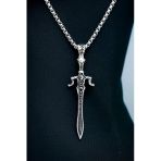 Ak Store Silver Erkek, Efsane Attila'nın Kılıcı Figürlü K-115 Paslanmaz Kromix Çelik Gümüş Kaplama Kolye Madalyon