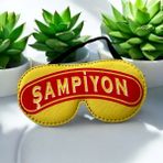 ALS Tasarım Dünyası Sarı Lacivert Şampiyon Yazılı Uyku Bandı %100 Kotondur - Kırmızı - Sarı