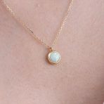 Altın Kolye - Oval Opal Taşlı Çerçeveli Sade Minimal Tasarım 14 Ayar Altın Kadın Kolye