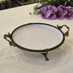 Alya Home Metal Çerçeveli Yuvarlak Porselen Servis Tabağı 26 cm Antik