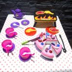 ALYTOYS Oyuncak Evcilik ve Mutfak Setleri Kesilen Cırtlı Doğum Günü Pastası Mangal Çay Mutfak Seti 27 Prç