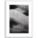 Americanflat 16 x 22 Beyaz Resim Çerçevesi - 12x18 Mat ile Poster Çerçevesi veya 16x22 Çerçeve olarak kullanın - Pleksiglas Kapaklı İnce Kenarlıklı Fotoğraf Çerçevesi - Dikey veya Yatay Duvar Ekranı