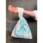 Anı Home Japon Düğümü Bilek Çantası Clutch Beyaz Mavi Çiçek Desenli Duck Kumaş - Beyaz - Mavi