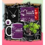 Anneler Gününe Özel Kalpli Kar Tanesi Kolye&tasarım Ahşap Içerisinde Çikolata&tasarım Kupa&bonsai Çiçek Seti