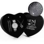 Apollon Gift Anneler Gününe Özel Tasarım Kalp Kutu & 100 Dilde Seni Seviyorum Kolye & Ikili Zirkon Taşlı Bileklik & Ikili Küpe & Metal Kordon Saat Seti