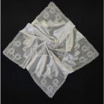 Arzum Çeyiz 8 Köşeli El Işi Dantel Bohça 100 * 100 cm Boyutunda - 3 Tek Çiçek Model