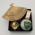 As Gift Anneler Gününe Özel Kişiye Özel Haki Fincan & Ahşap Naturel Yelpaze & Kokulu Sabun & Mehmet Efendi Türk Kahvesi Hediye Seti