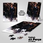 Asil Hobi Dik Duruşuyla Mustafa Kemal Atatürk-Yapboz-Ayak Destekli Çerçeveli 42 Parça Puzzle