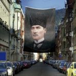 Asilmeydan Sivil Kaplaklı Gazi Mustafa Kemal Atatürk - Portre Cephe Poster Bayrak-4x6 Metre - Renkli
