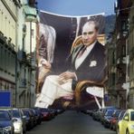 Asilmeydan Takım Elbiseli Sivil Mustafa Kemal Atatürk Dış Cephe Poster Bayrağı - 6 x 9 Metre - Renkli