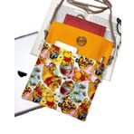 Askılı - Kitap Çantası/Tablet Çantası/Ebook Çantası/Book Sleeve/Tablet Sleeve – Çıkarılabilir Askı, Çok Amaçlı Çanta (Ayıcık ve Bal Kavanozu)