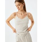 Askılı Pijama Üstü Dantel Detaylı V Yaka