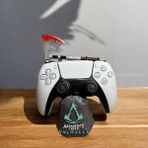 Assassin's Creed Temalı Playstation Konsol Standı Tek Kollu Joystick Standı Uyumlu Ps4 Ps5 Xbox