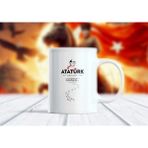 Atatürk Izindeyiz Yazılı Atatürk Tasarımlı Kupa Bardak - 1 Adet - 330 ml