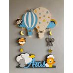 Atölye Selçukum Bebek Mavisi - Krem Uçan Balon & Hayvanlar Işıklı İsme Özel Ahşap Bebek Odası Kapı Süsü