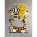 Atölye Selçukum Işıklı İsme Özel Ahşap Bebek Odası Kapı Süsü - Uçan Balon & Hayvanlar - 0 - 3 Yaş - 20 Harf - Gri