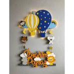 Atölye Selçukum Sarı-Mavi Uçan Balon & Hayvanlar Işıklı İsme Özel Ahşap Bebek Odası Kapı Süsü
