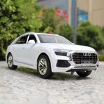 Audi Q8 SUV Tarzı Araba 1:24 Diecast Metal Model Araba Koleksiyon Araba Sesli Işıklı Audi Jip Araba