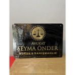Avukat Tabelası (Pleksi Kapı Giriş Tabelası 50X30 Cm) Siyah ve Gold Renklerin Mükemmel Uyumu